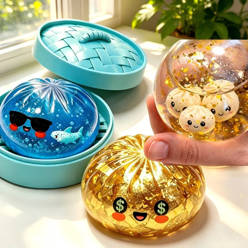 Hand drückt Glitzer-Dumpling Squishy – Slow Rise zusammen